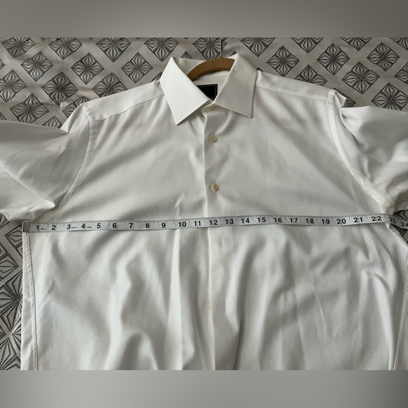 David Donahue men’s white long sleeve button down shirt. Size 34/35 - Picture 4 of 5